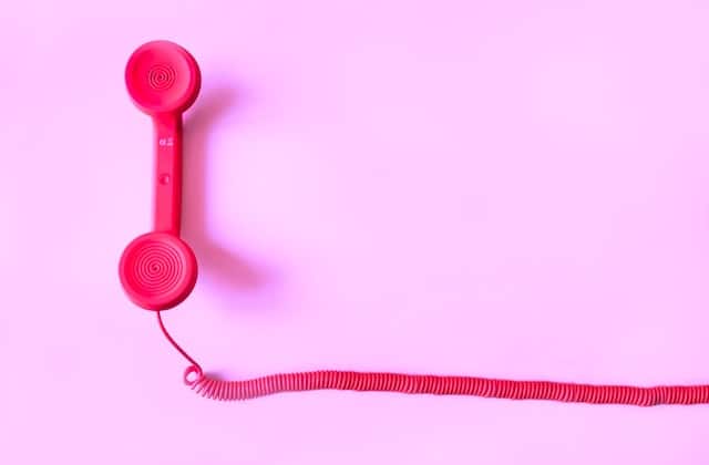 hotesse-telephone-rose