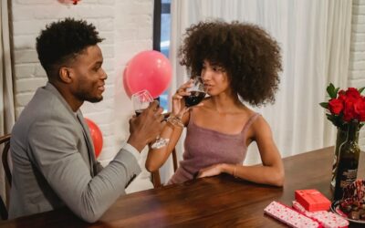 Célébrer les anniversaires de rencontre : idées et traditions